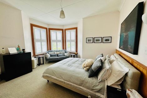 Photo of property in 144 Kelburn Parade, Kelburn, Wellington, 6012