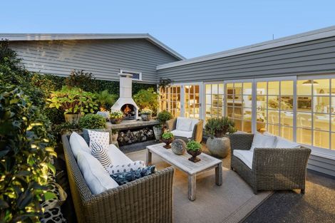 Photo of property in 7 Marine Parade, Seatoun, Wellington, 6022