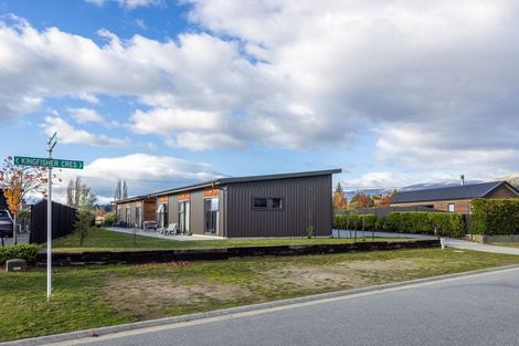 Photo of property in 19 Kingfisher Crescent, Albert Town, Wanaka, 9305