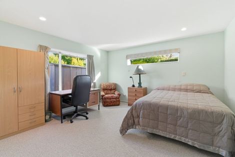 Photo of property in 17 Greystoke Lane, Avonhead, Christchurch, 8042