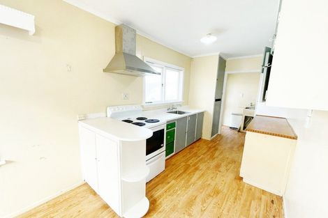 Photo of property in 35 Exmouth Road, Northcote, Auckland, 0627