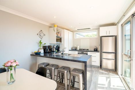 Photo of property in 110 Glanmire Road, Newlands, Wellington, 6037