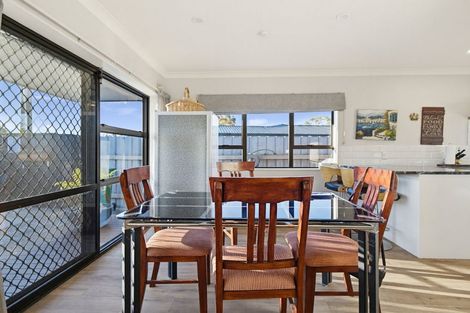 Photo of property in 77 Avondale Road, Taradale, Napier, 4112