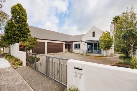 Photo of property in 37 Abby Road, Fitzherbert, Palmerston North, 4410