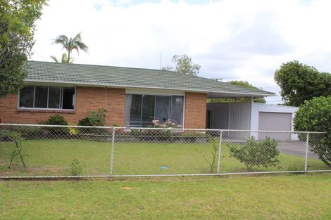 Photo of property in 73 Vodanovich Road, Te Atatu South, Auckland, 0610
