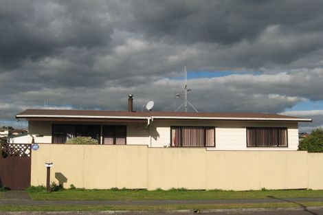 Photo of property in 6 Resolution Road, Welcome Bay, Tauranga, 3112