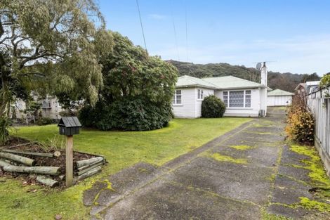 Photo of property in 95 Hine Road, Wainuiomata, Lower Hutt, 5014