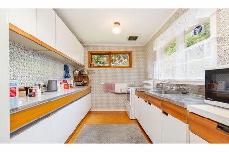 Photo of property in 48 Derwent Crescent, Titirangi, Auckland, 0604