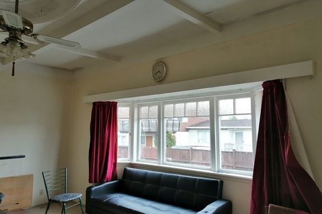 Photo of property in 3170 Great North Road, New Lynn, Auckland, 0600