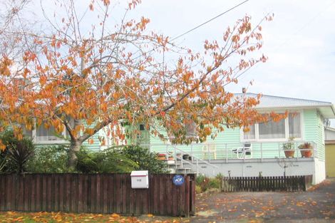 Photo of property in 118 Don Buck Road, Massey, Auckland, 0614