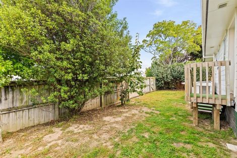 Photo of property in 2 Katrina Place, Massey, Auckland, 0614