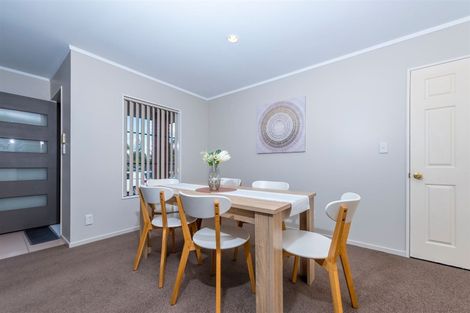 Photo of property in 30 Ginders Drive, Massey, Auckland, 0614