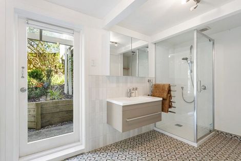 Photo of property in 8 Shanaway Rise, Hillcrest, Auckland, 0627