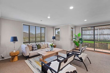 Photo of property in 24 Mt Lebanon Crescent, The Gardens, Auckland, 2105