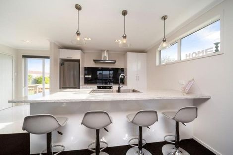 Photo of property in 33 Kamahi Avenue, Hawera, 4610