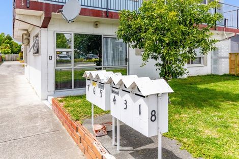 Photo of property in 1/8 Lee Road, Taradale, Napier, 4112