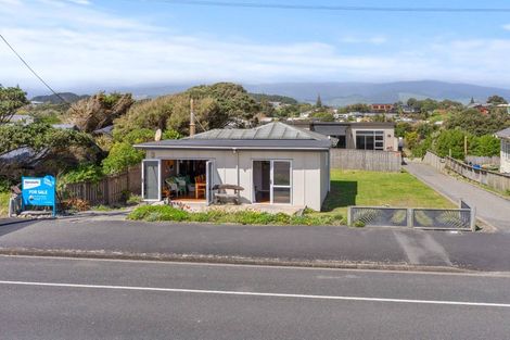 Photo of property in 66a Marine Parade, Otaki Beach, Otaki, 5512