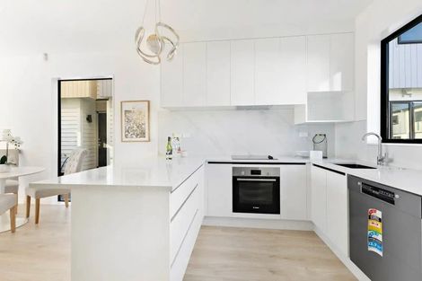 Photo of property in 101 Botany Road, Botany Downs, Auckland, 2010