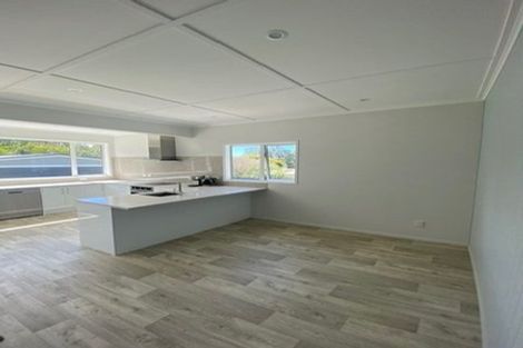 Photo of property in 14 John Road, Stanmore Bay, Whangaparaoa, 0932