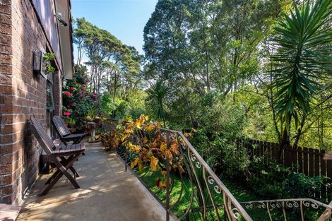 Photo of property in 2 Kaurimu Rise, Titirangi, Auckland, 0604