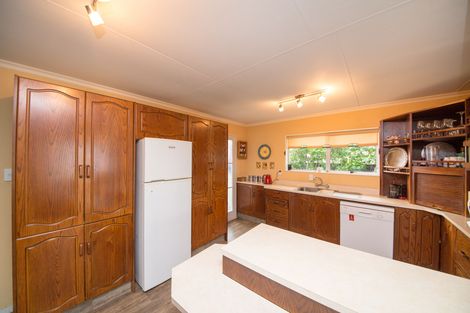 Photo of property in 8 Hillcrest Drive, Kelvin Grove, Palmerston North, 4414