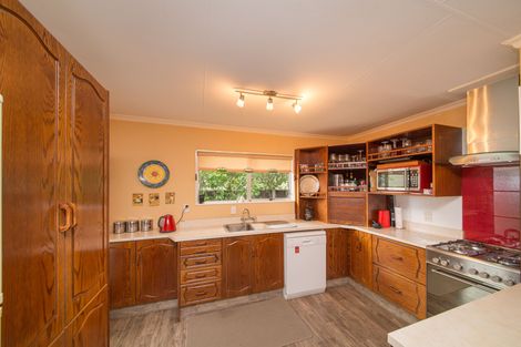 Photo of property in 8 Hillcrest Drive, Kelvin Grove, Palmerston North, 4414