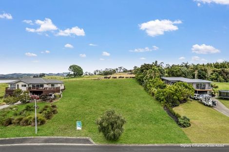 Photo of property in 19 Omana Avenue, Shelly Beach, South Head, 0874