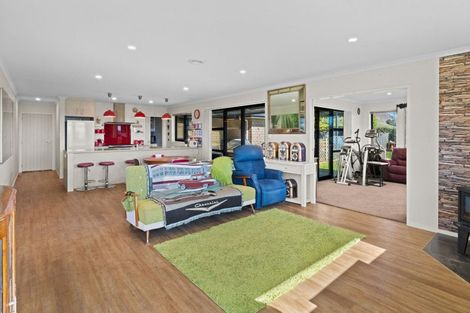 Photo of property in 30 Mountain View Drive, Manakau, Otaki, 5583