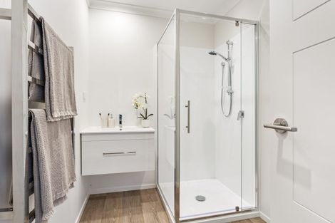 Photo of property in 12e Woodhouse Place, West Harbour, Auckland, 0618