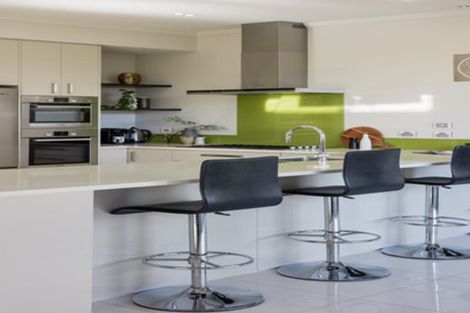 Photo of property in 142 Saint James Drive, Huntington, Hamilton, 3210