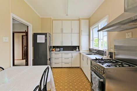 Photo of property in 1103 Heretaunga Street East, Parkvale, Hastings, 4122