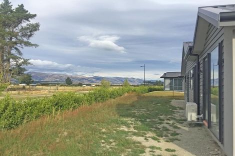 Photo of property in 38 Mount Creighton Crescent, Wanaka, 9305