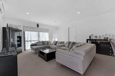 Photo of property in 21 Tarapiroe Avenue, Takanini, 2112