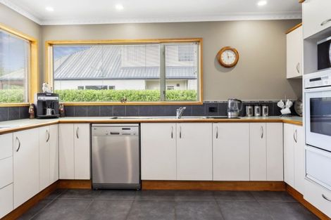 Photo of property in 11 Milesbrook Close, Rangiora, 7400