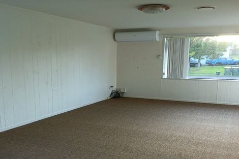 Photo of property in 10 Elvira Place, Ranui, Auckland, 0612