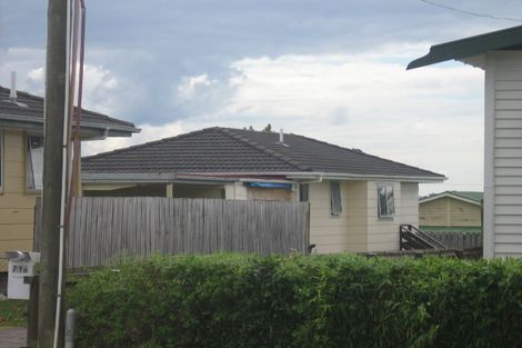Photo of property in 71 Rimu Street, New Lynn, Auckland, 0600