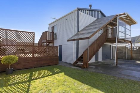 Photo of property in 21 Elizabeth Street, Moera, Lower Hutt, 5010