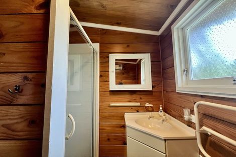 Photo of property in 6 Bernard Street, Two Mile Bay, Taupo, 3330