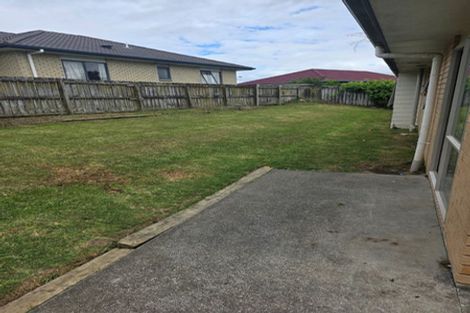 Photo of property in 16 Loughinisland Place, Weymouth, Auckland, 2103