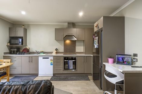 Photo of property in 31u2 Jones Crescent, Melville, Hamilton, 3206