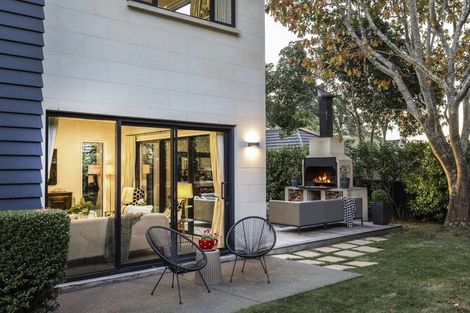 Photo of property in 2 Maurice Knowles Lane, Cashmere, Christchurch, 8022