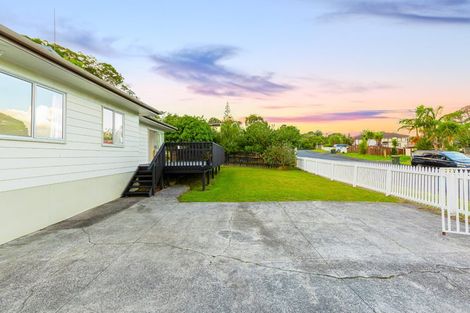 Photo of property in 18 Alidade Place, Massey, Auckland, 0614