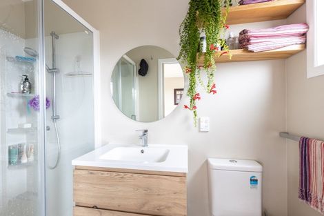 Photo of property in 18 Pukatea Street, Inglewood, 4330