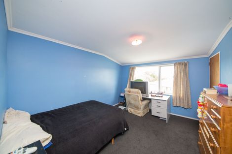 Photo of property in 8 Hillcrest Drive, Kelvin Grove, Palmerston North, 4414
