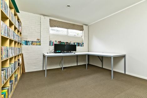 Photo of property in 123 Millbrook Road, Sunnyvale, Auckland, 0612