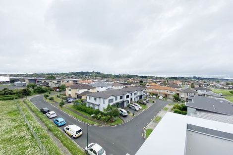 Photo of property in 1/63 Kestev Drive, Flat Bush, Auckland, 2016