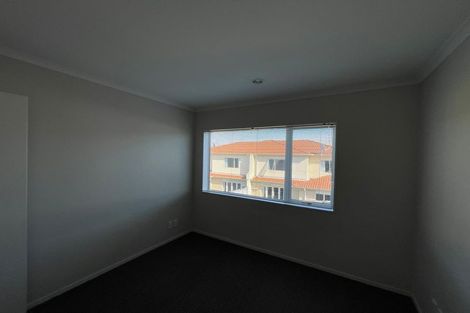 Photo of property in 3 Lorenzo Way, Flat Bush, Auckland, 2016