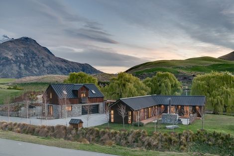 Photo of property in 82 Threepwood Road, Lake Hayes, Queenstown, 9371