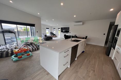 Photo of property in 24 Sarikei Avenue, Northwood, Christchurch, 8051
