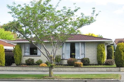 Photo of property in 51 Ambleside Drive, Burnside, Christchurch, 8053